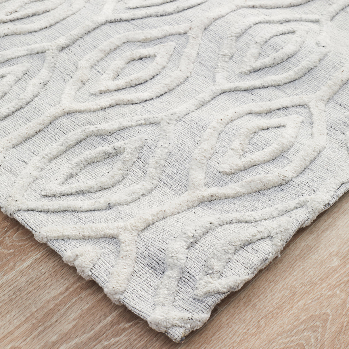 Visions 5050 White Rug