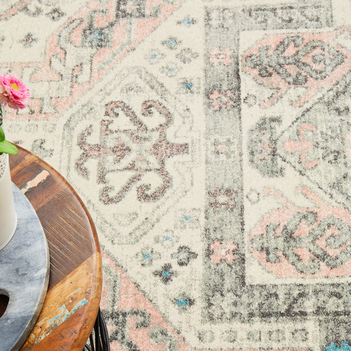 Avenue 704 Silver Rug