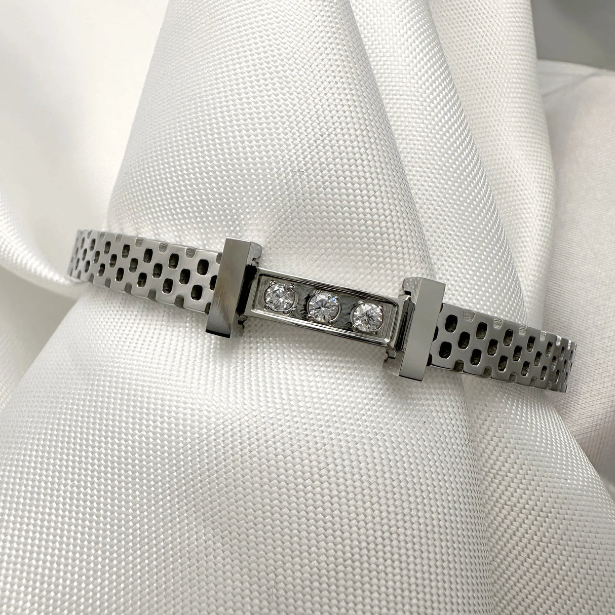 Bullion Gold Claire Bangle