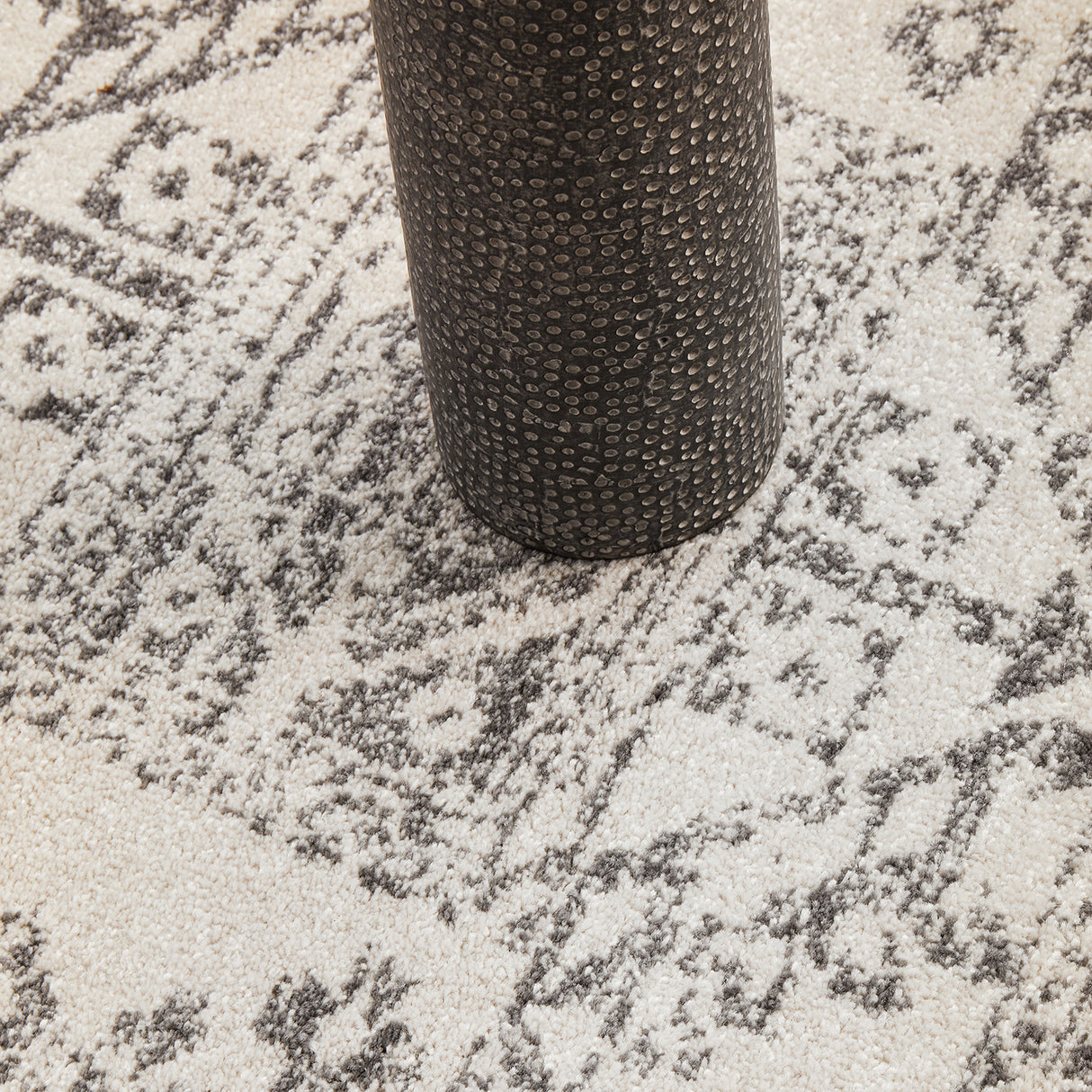 Chrome Addison Silver Round Rug
