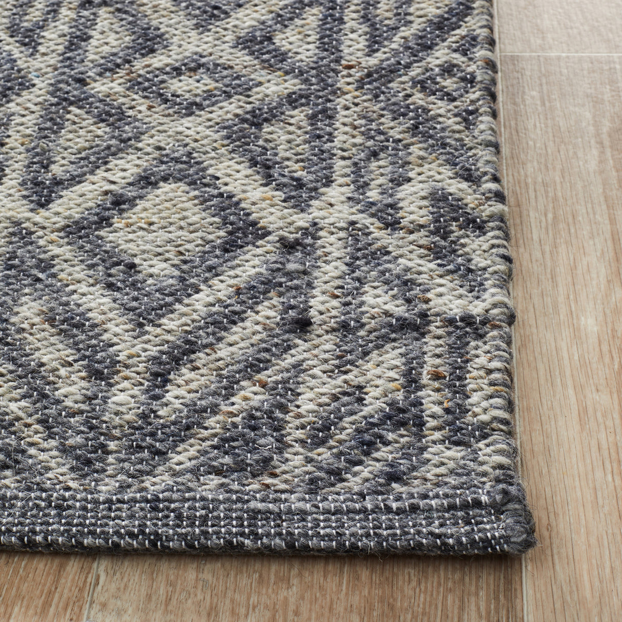 Relic 150 Grph Rug