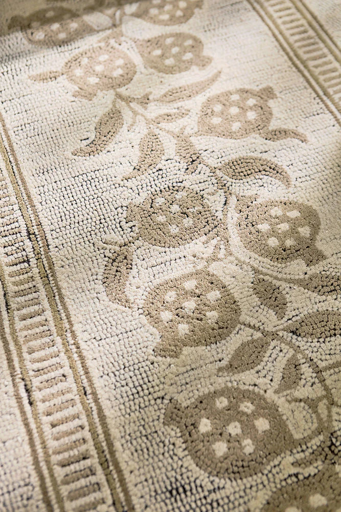 Sanderson Anaar Flax 148001 Rug