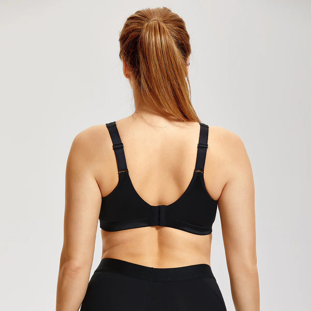 Max Comfort Lightweight Mesh Planel Full Cup Sports Bra - Black