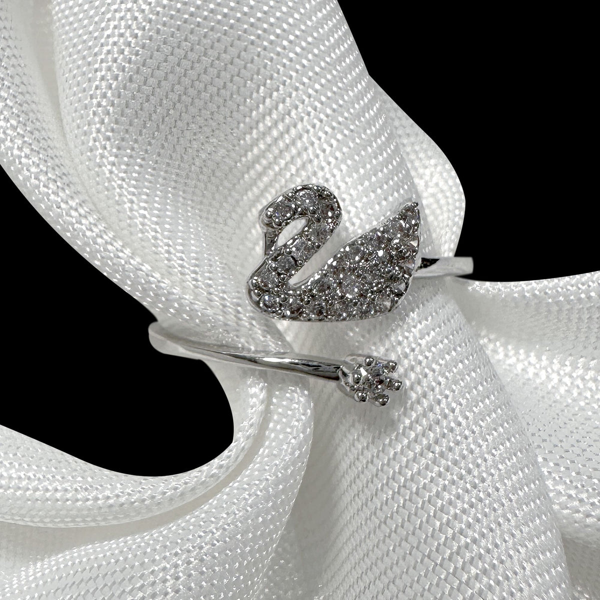 Bullion Gold Magical Swan Ring