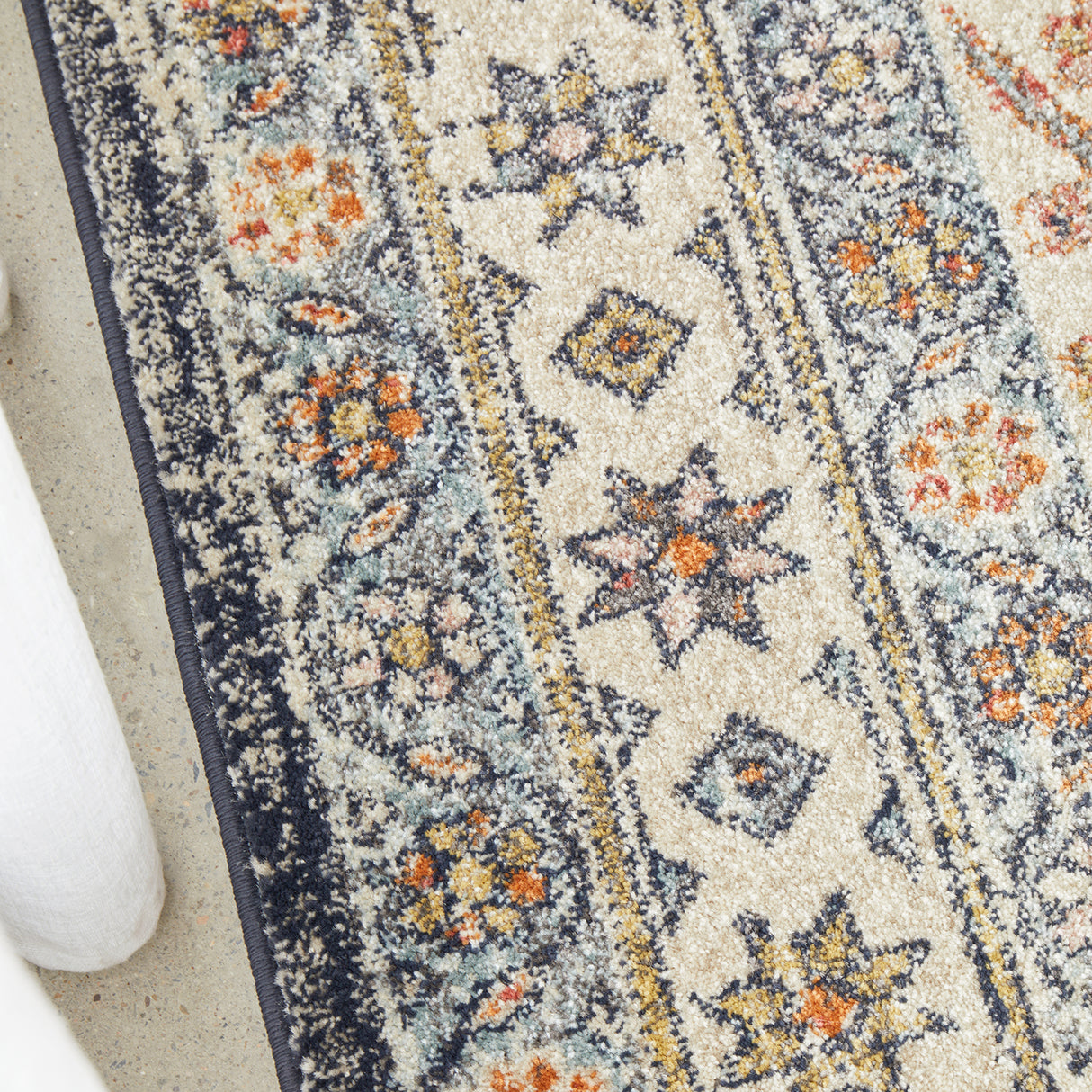 Legacy 855 Ecru Rug