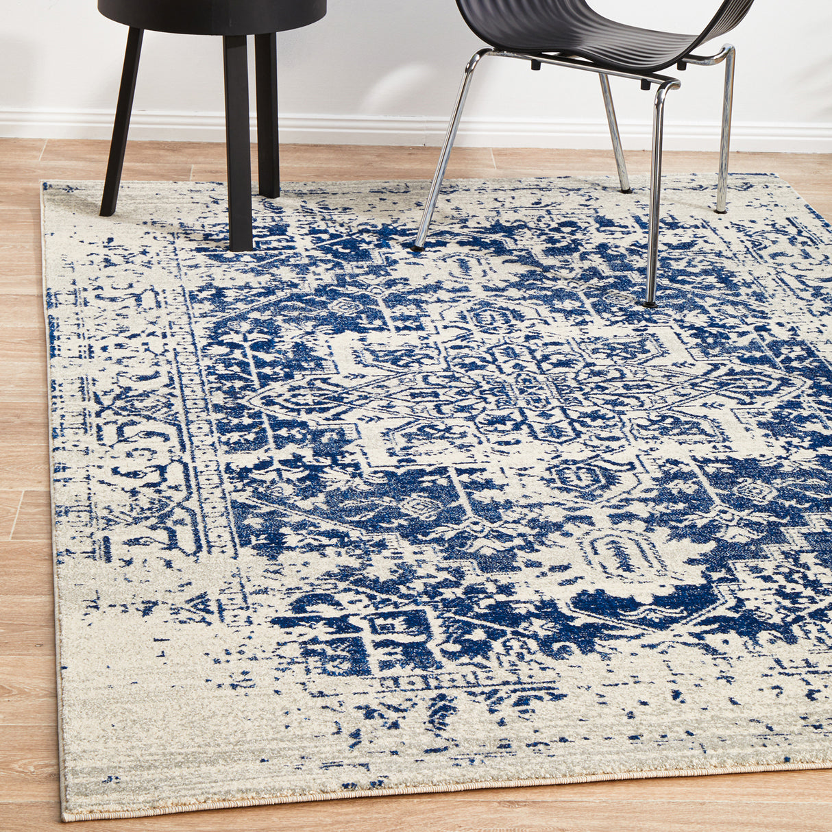 Evoke 253 White Navy Rug