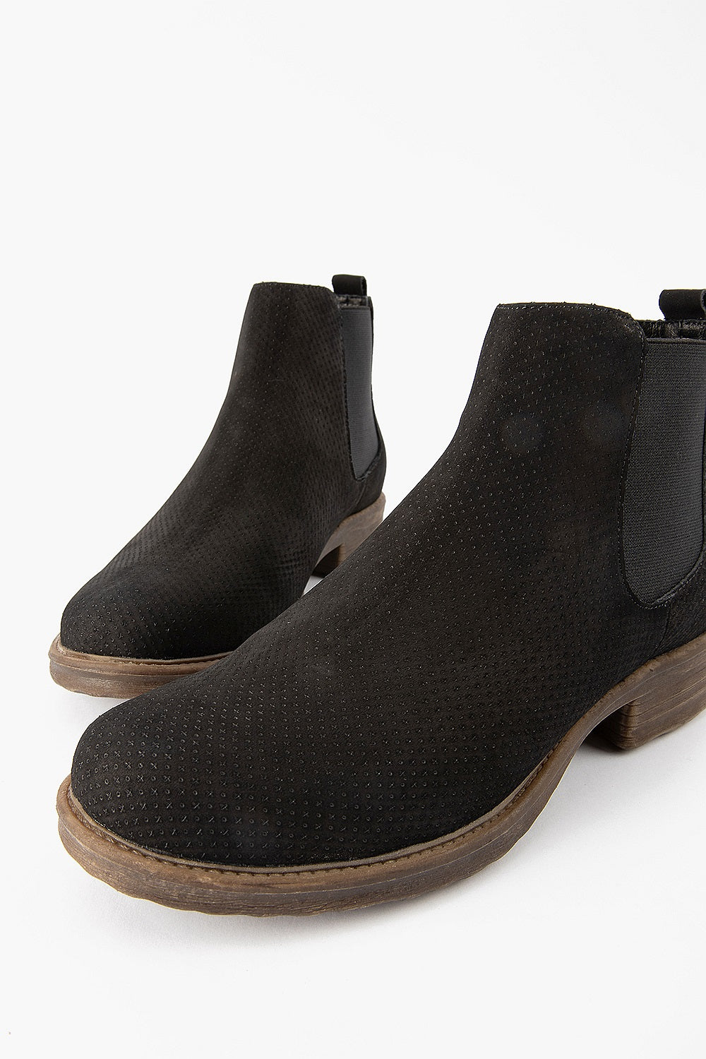 Silver Lining Tahlia Black Nubuck Punched