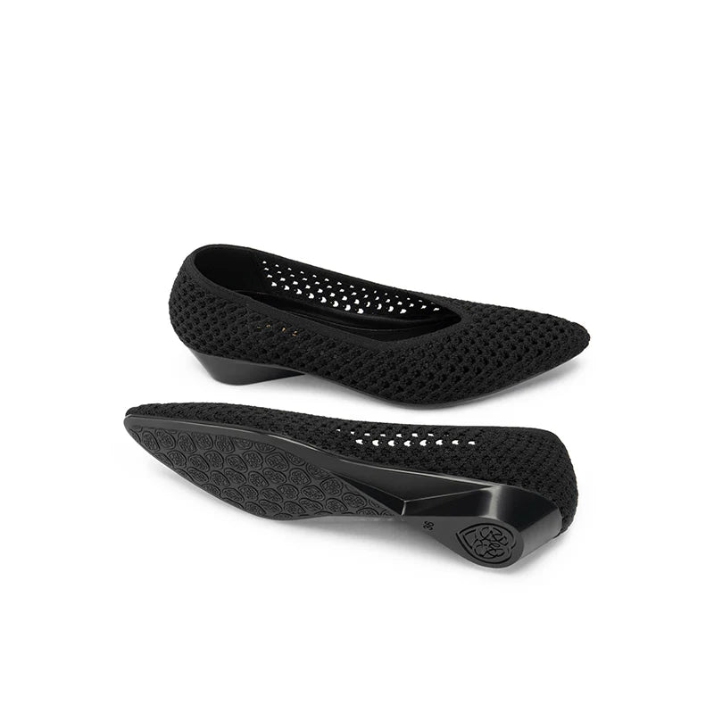 Heart Mesh Knit Pointed Toe Wedge Pumps - Black