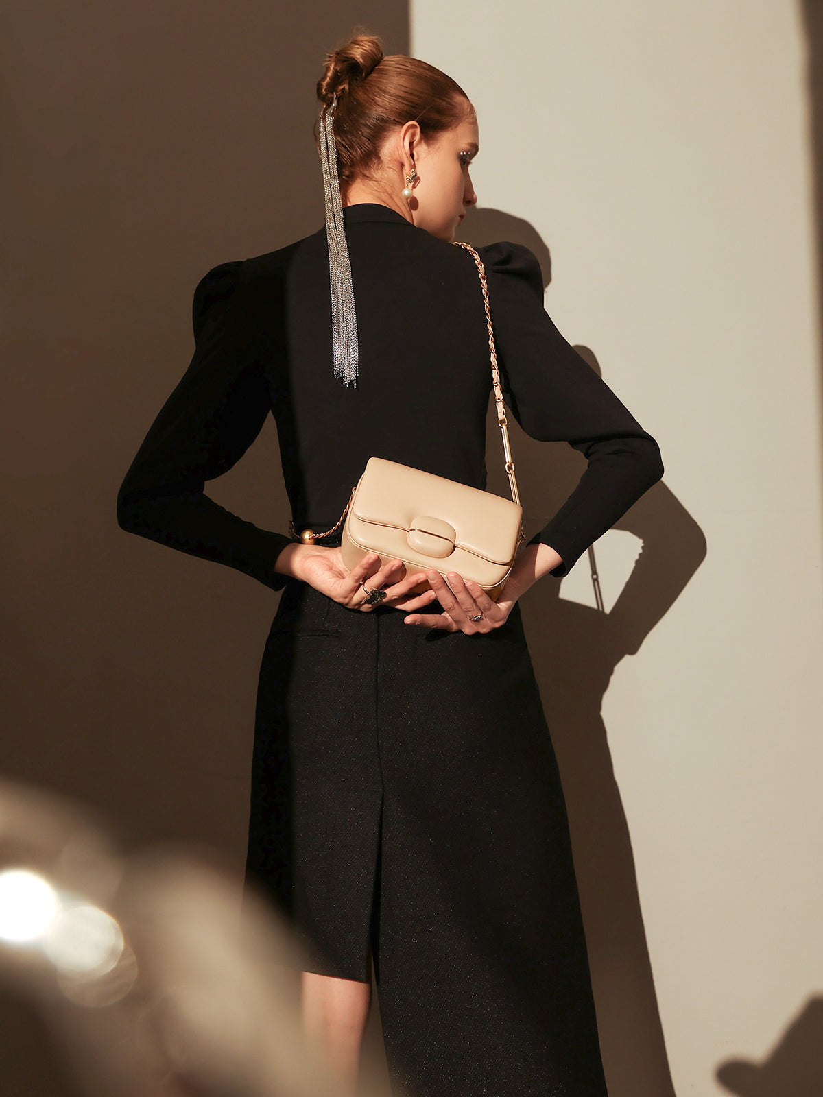 Structured Buckle Leather Shoulder Bag - Nude