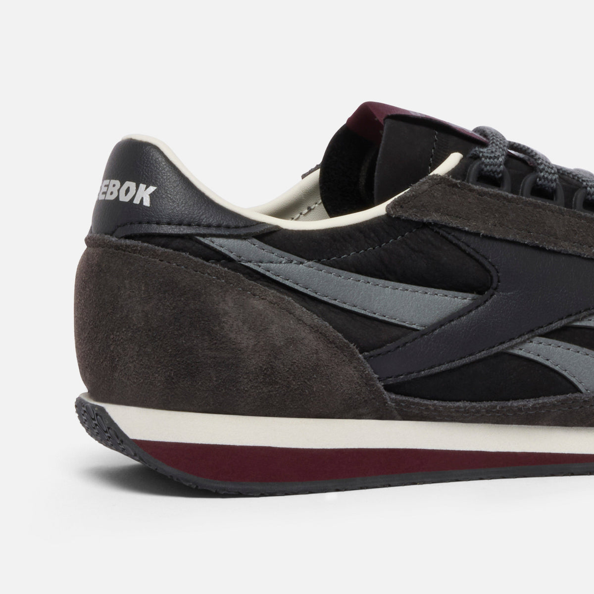 Reebok Unisex Adults Camargue Black/Washedblack/Blackcherry