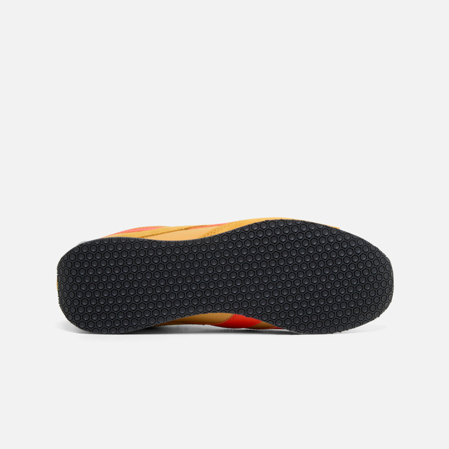 Reebok Unisex Adults R400 Grit Gold/Pump Orange/Chalk