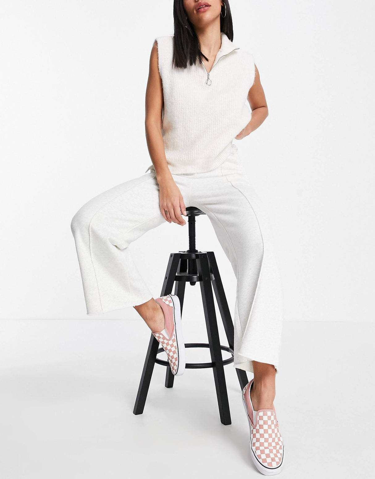 Abercrombie & Fitch Pleated Trousers In Light Grey