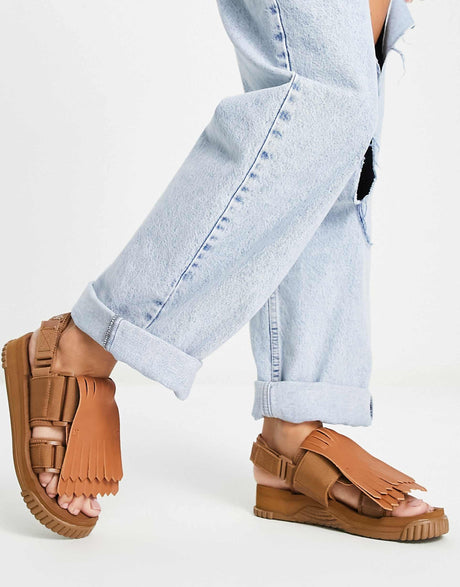 Shaka Weekender Kilt Sandals With Removable Strap In Moca Leather