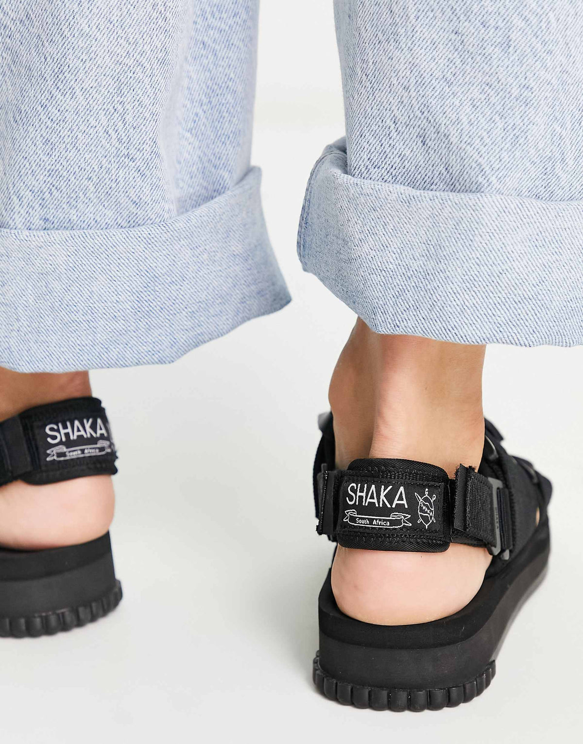 Shaka Weekender Kilt Sandals With Removable Strap In Black Leather