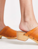 Free People Calabasas Clog In Tan