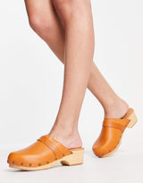 Free People Calabasas Clog In Tan