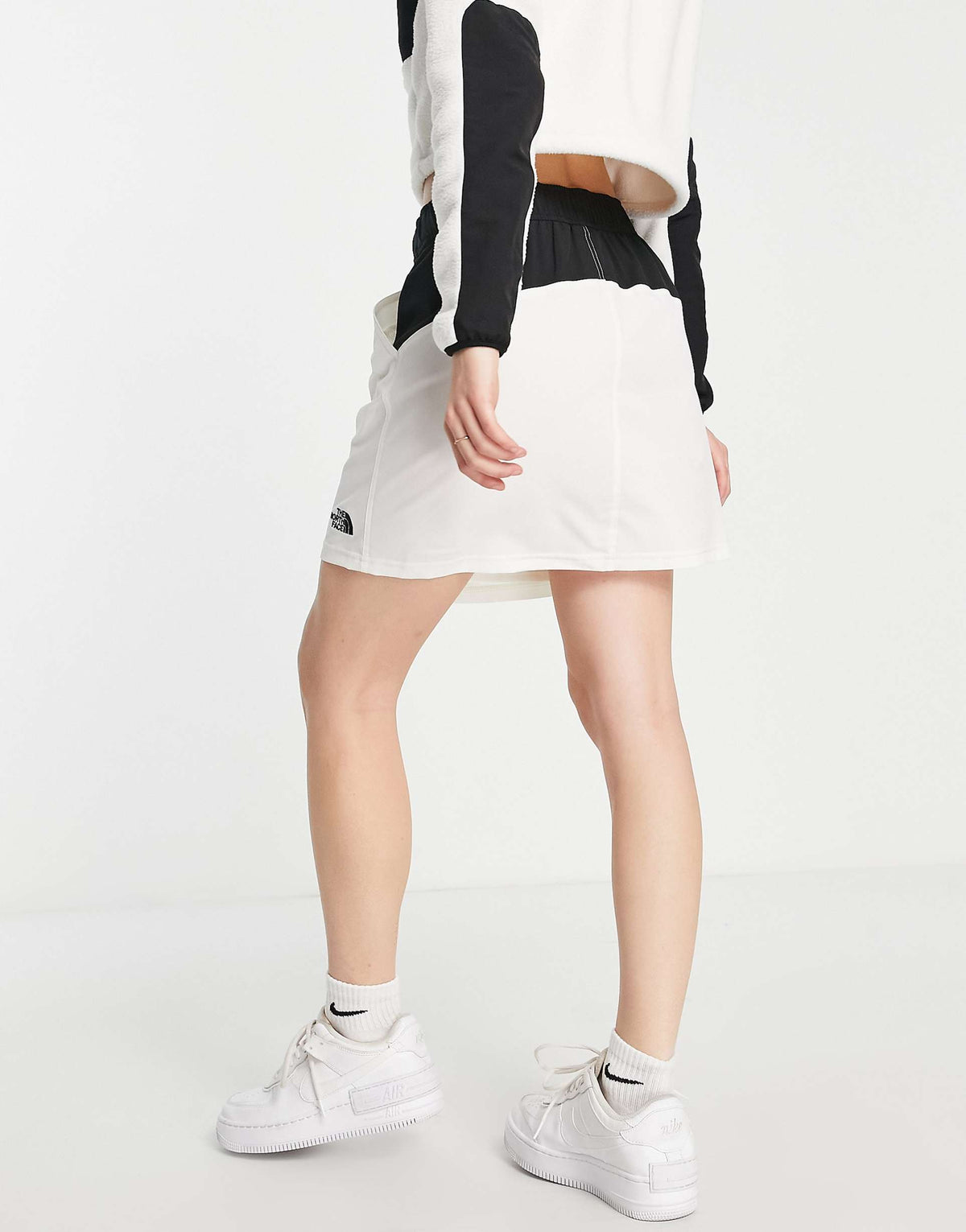 The North Face Trend Woven Skirt In White