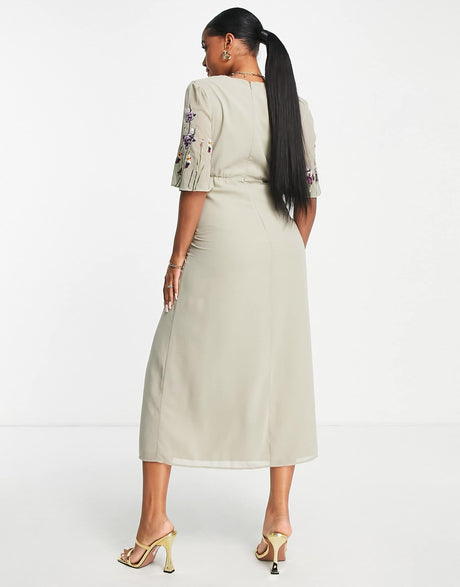 Hope & Ivy Maternity Adelaide Embroidered Dress In Sage Green