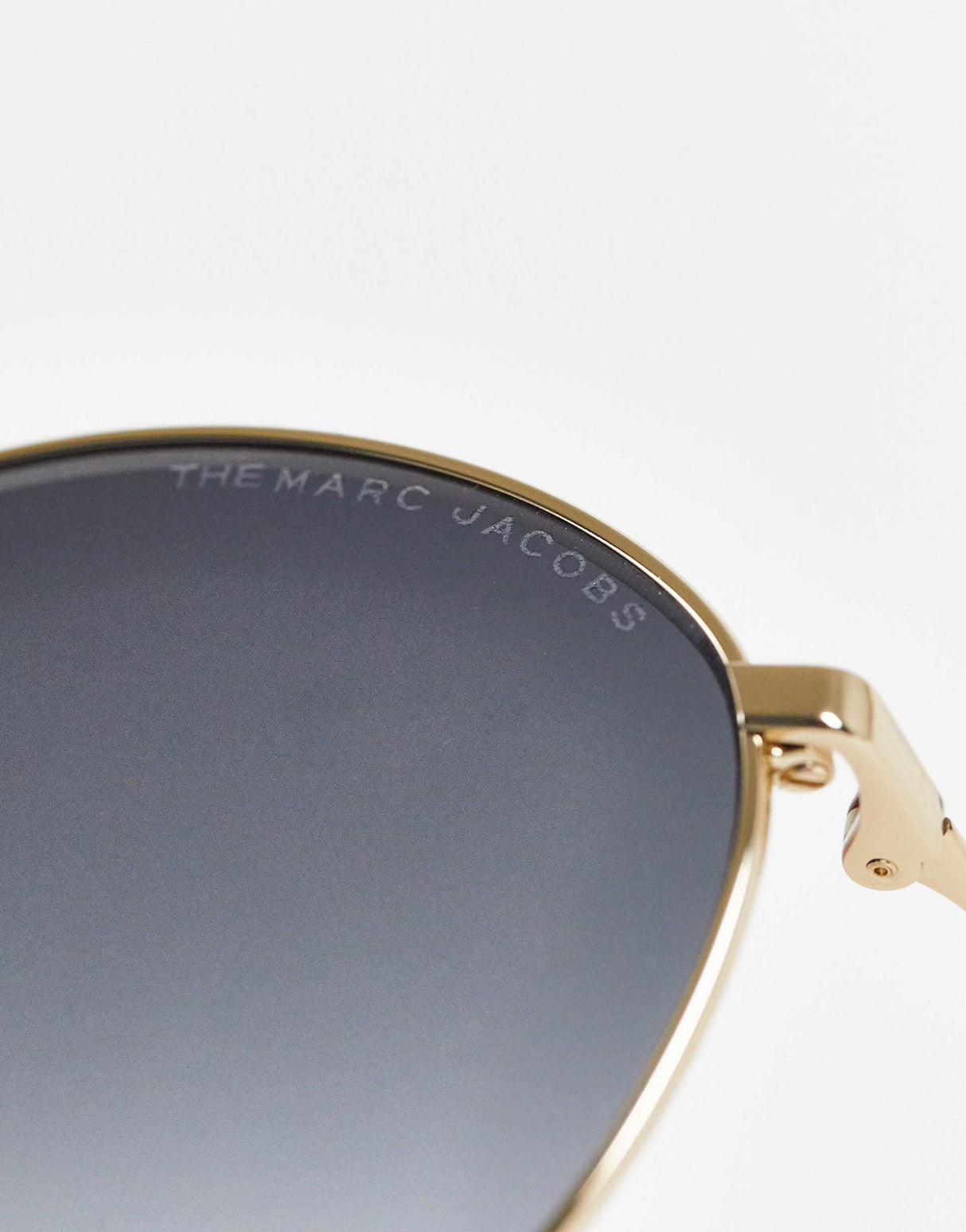 Marc Jacobs Oval Sunglasses In Gold Black