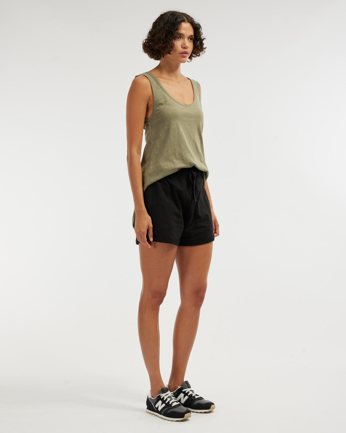 Amelius Abigail Rolled Hem Short - Black