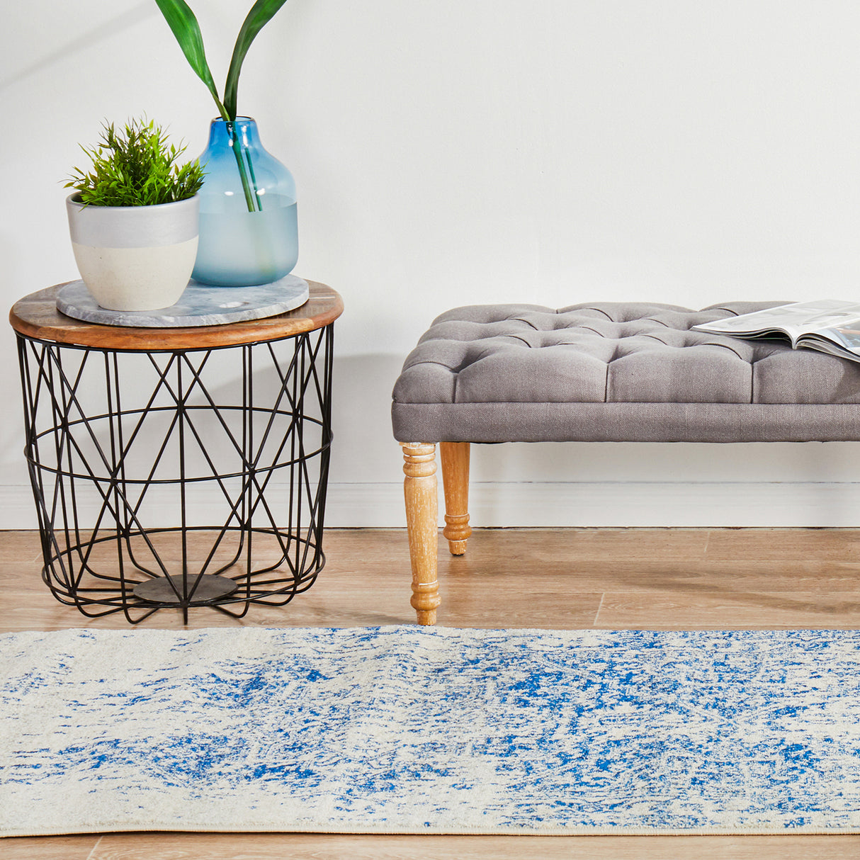 Evoke 253 White Navy Runner Rug