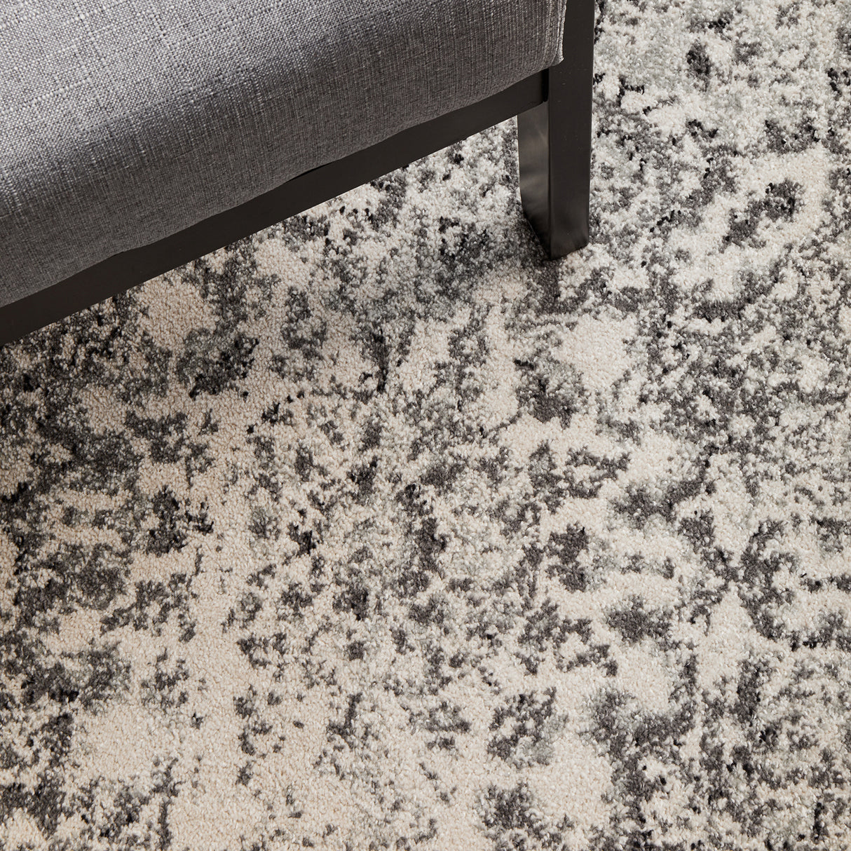 Chrome Rita Silver Round Rug