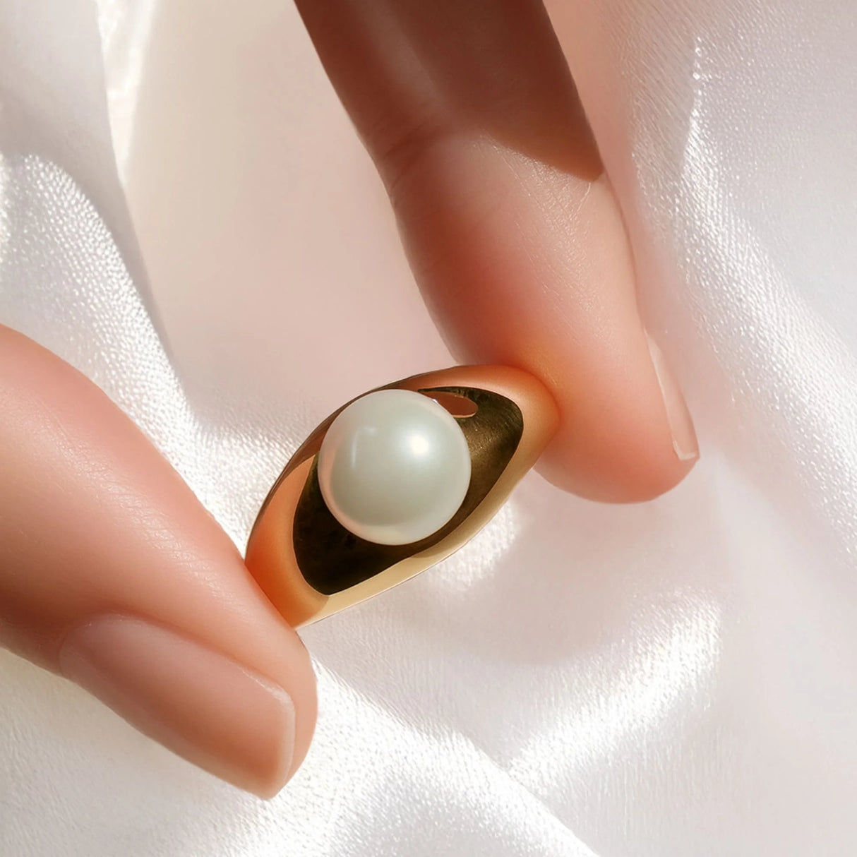 Bullion Gold Pearl of the Sirens Gold Layered Ring