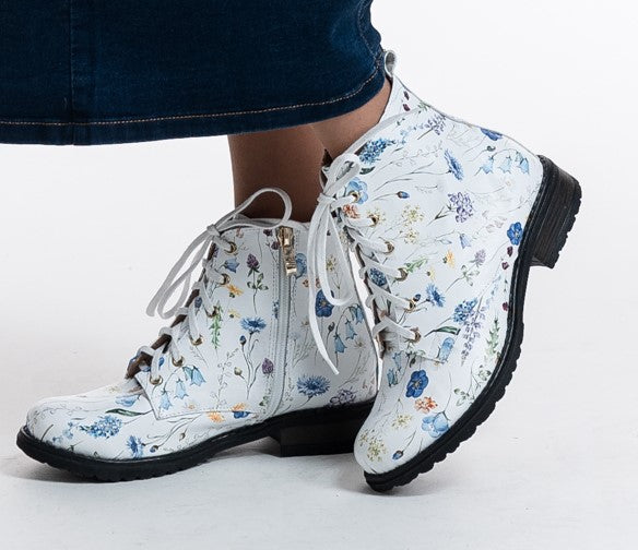 Bosccolo Womens Boots - White Flowers