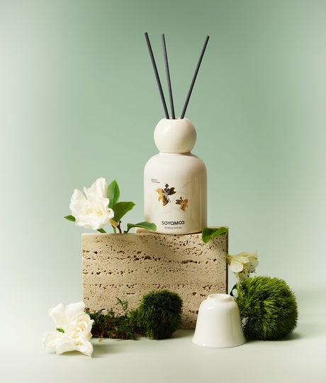 Moonlit Gardenia Sculpted Round Shoulder Reed Diffuser � 150ml