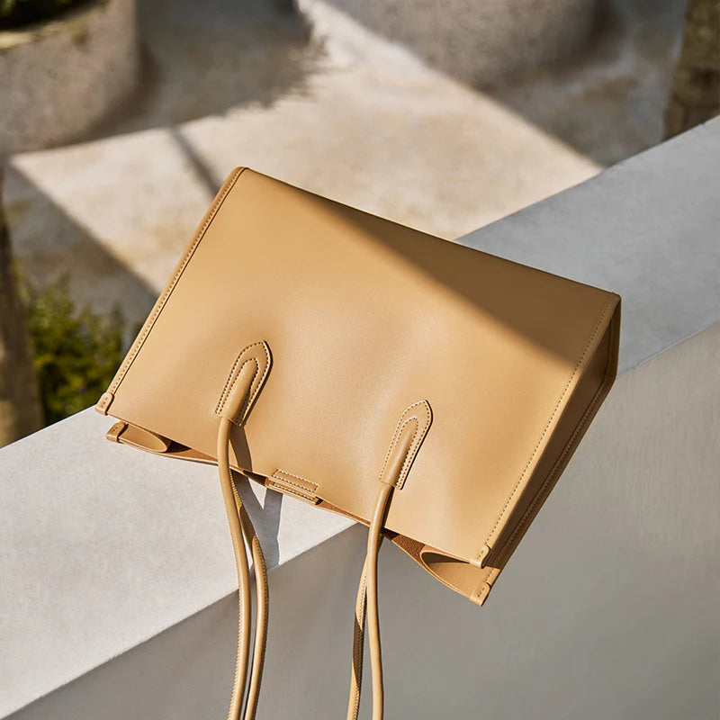 Nalandu Large Capacity Leather Commuter Tote Bag - Camel