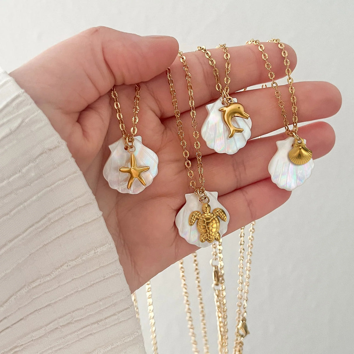 Bullion Gold Pearl Shell & Gold Sea Turtle Necklace