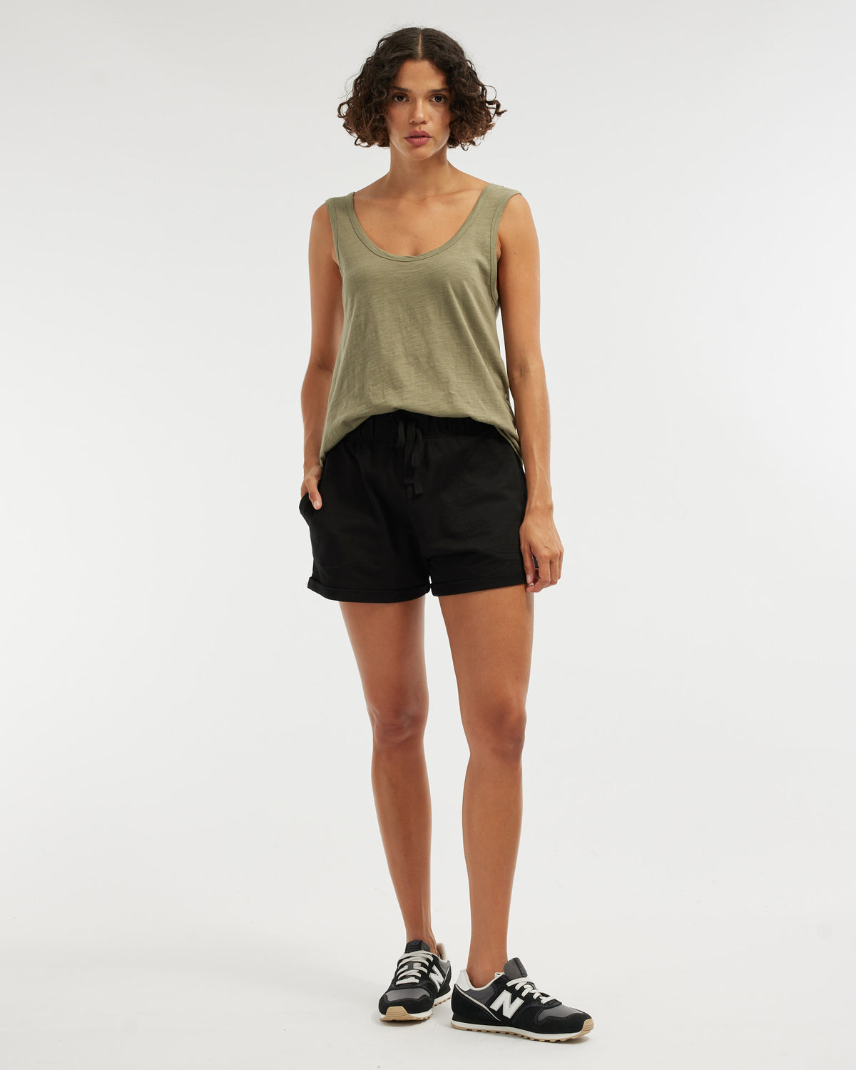Amelius Abigail Rolled Hem Short - Black
