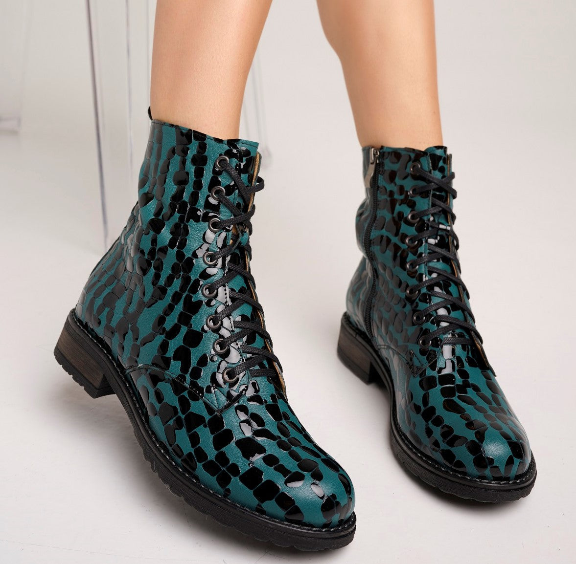 Bosccolo Womens Boots - Black/Green