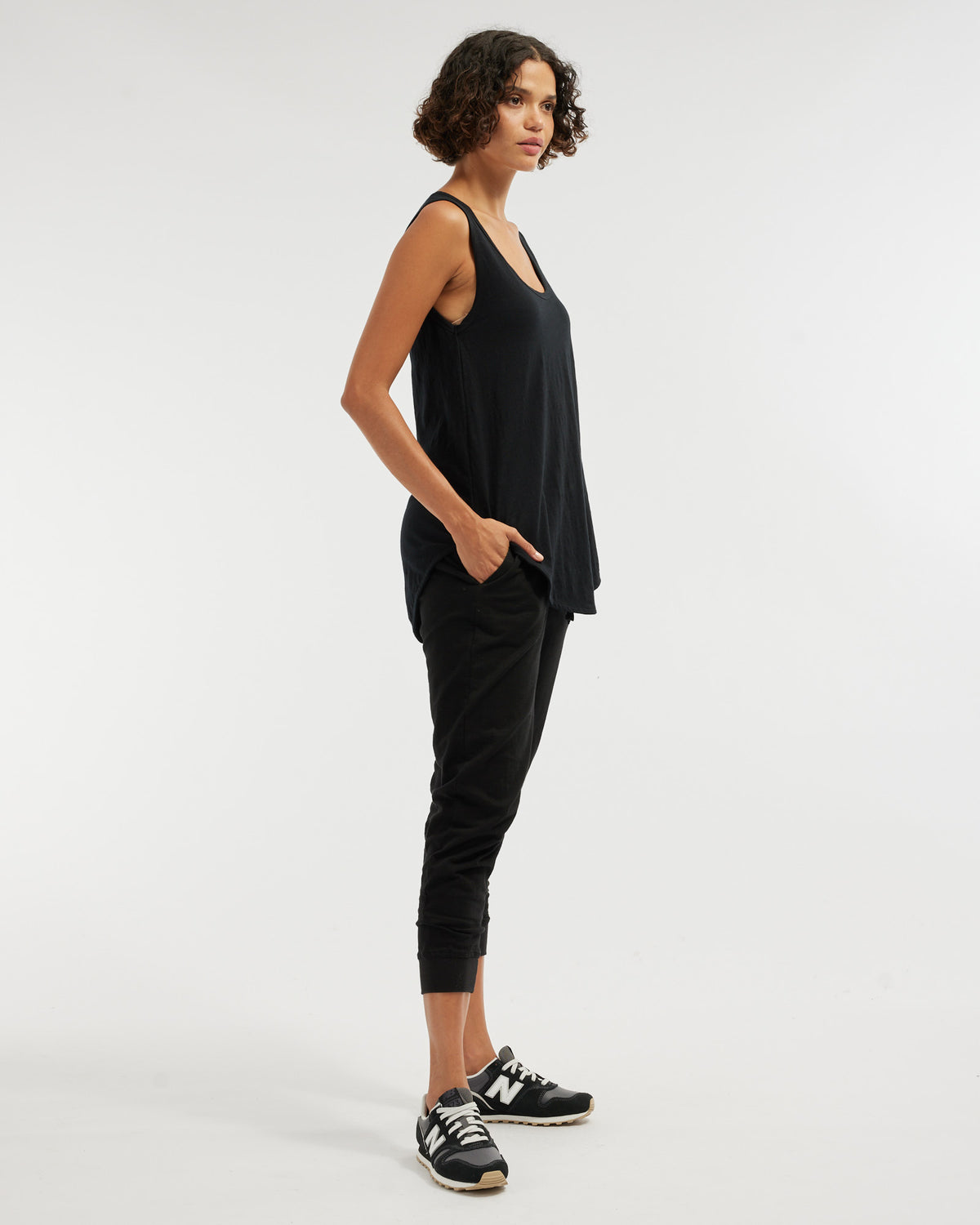 Amelius Kieran Cropped Jogger - Black