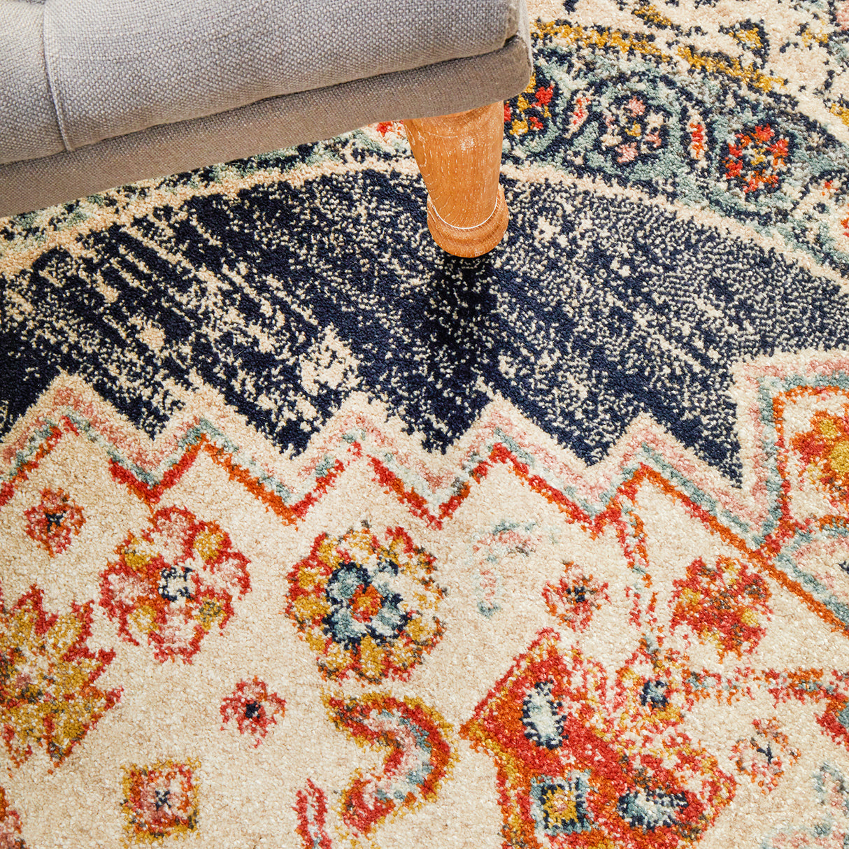 Legacy 855 Ecru Round Rug