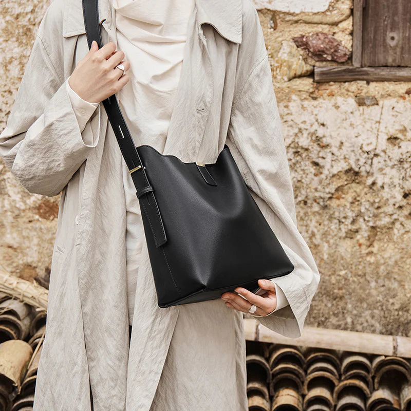 Nalandu Minimalist Genuine Leather Bucket Shoulder Bag - Black