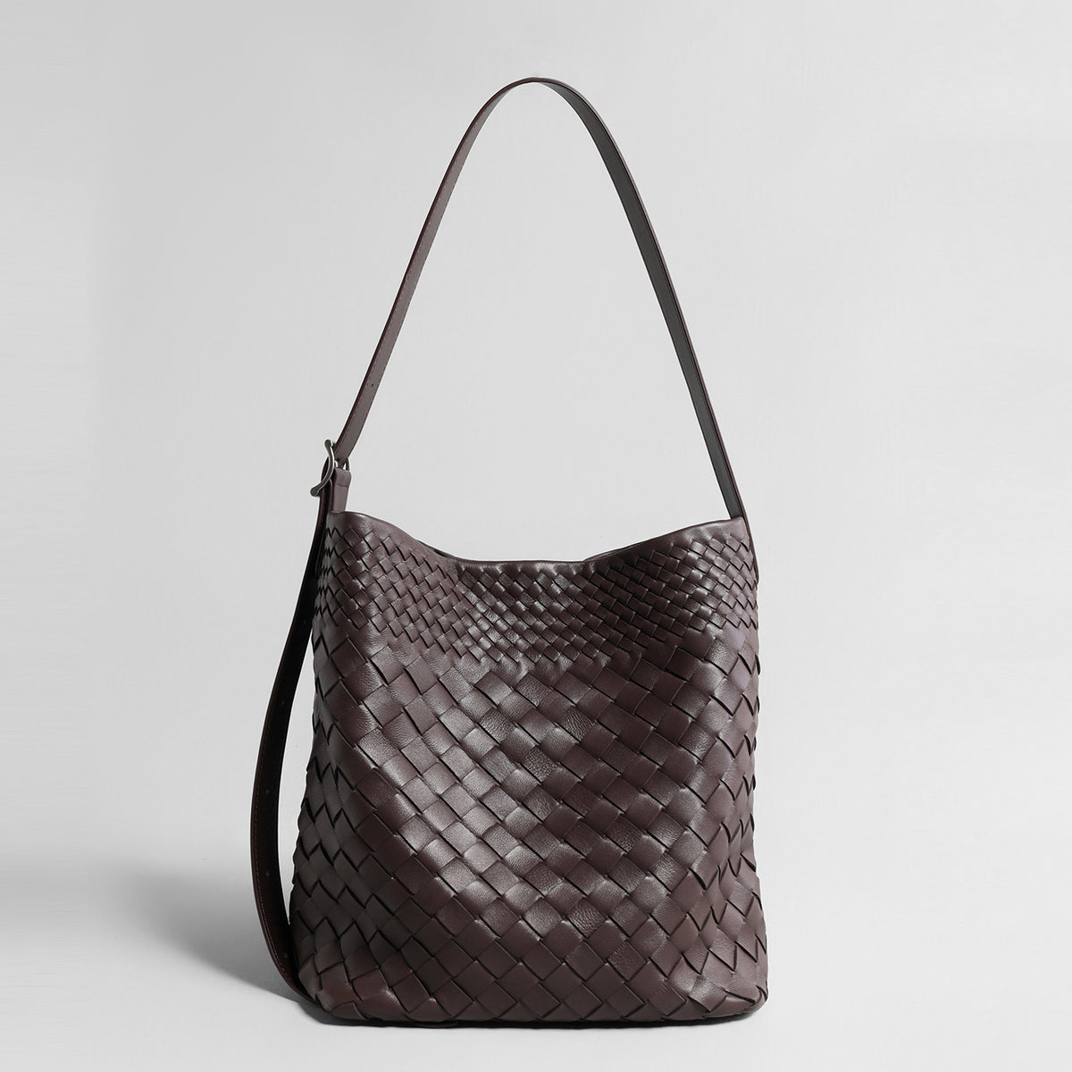 Woven Sheepskin Bucket Bag – Leather Shoulder & Crossbody Bag