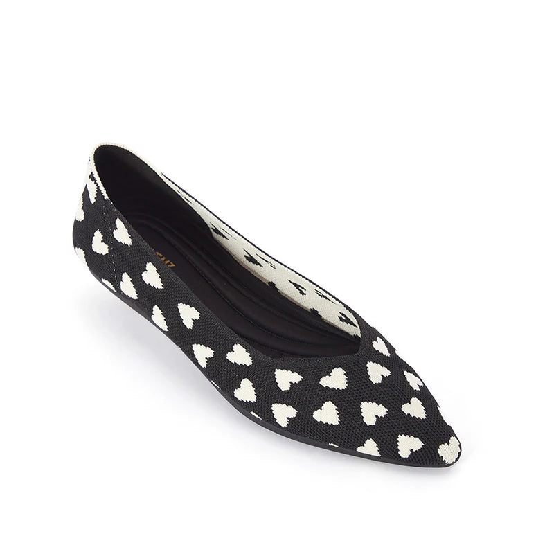 Heart Print Pointed Toe Comfortable Flats - Black