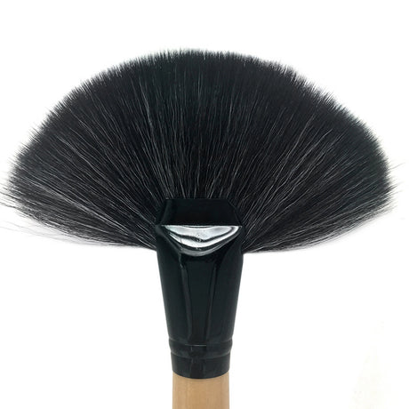 Flat Fan Brush Professional Fiber Makeup Brush Define Bronzer Illuminator - Woodgrain Black