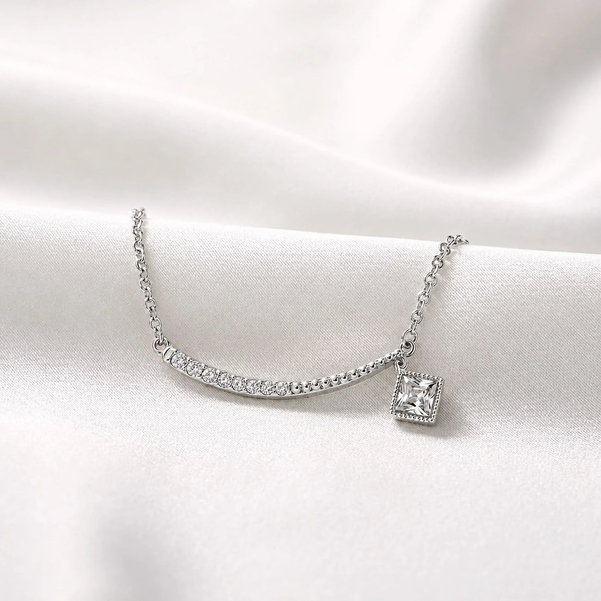 Krystal Couture Sparkling Pendant Necklace in White Gold Embellished with Swarovski Crystals