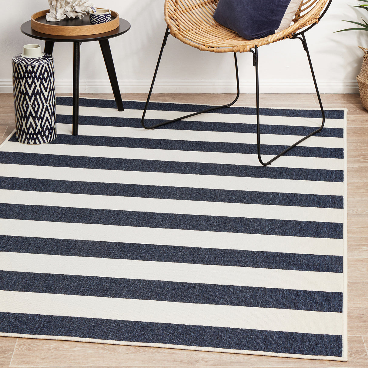 Seaside 4444 Navy White Rug