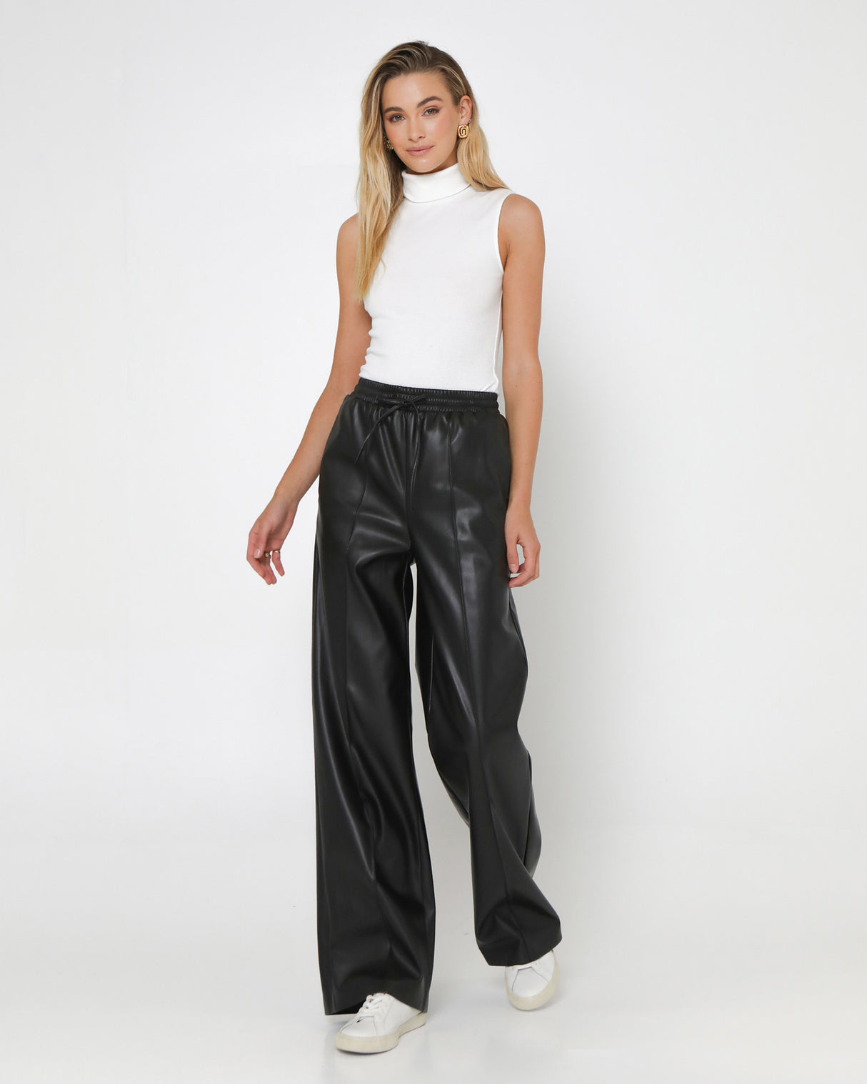 Madison The Label Varney Turtle Neck Knit - White