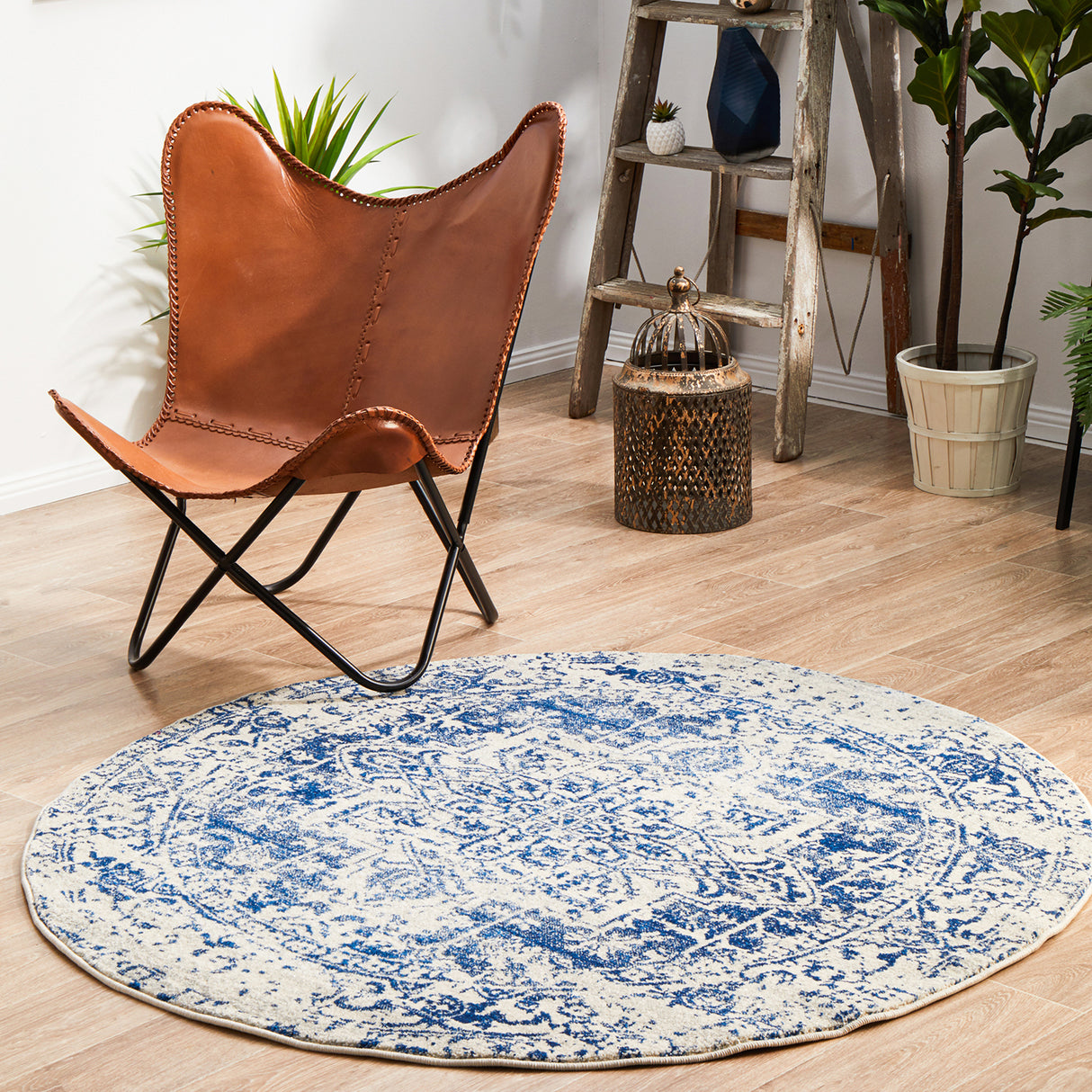 Evoke 253 White Navy Round Rug