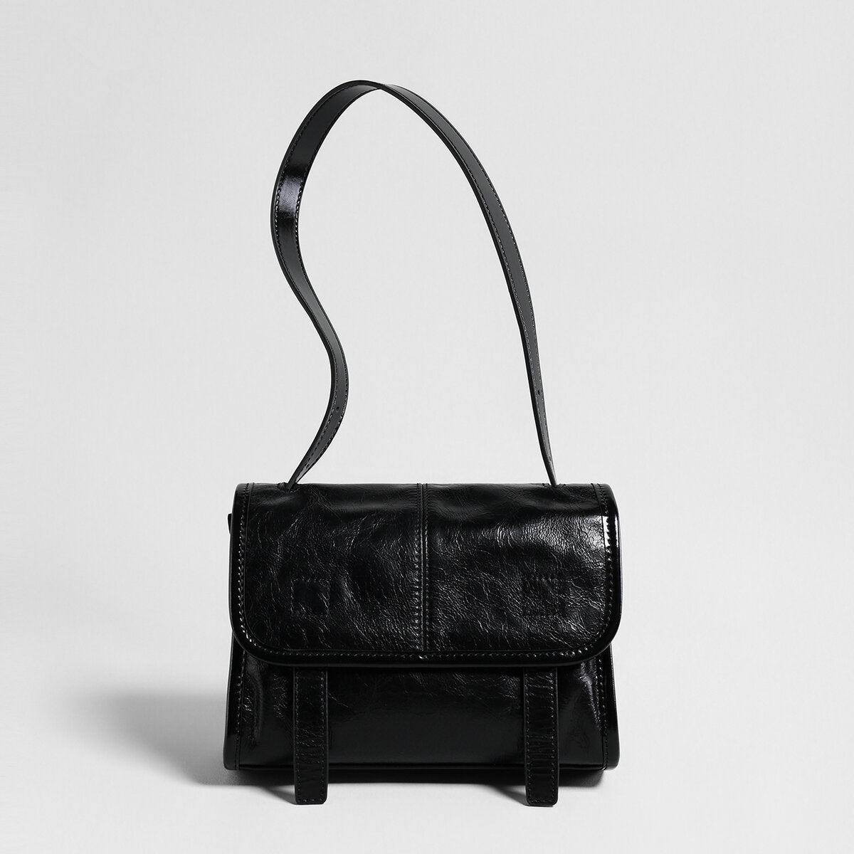 Vintage Glazed Calfskin Messenger Bag - Black