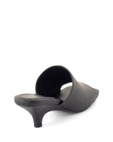 Therapy Nassau Black