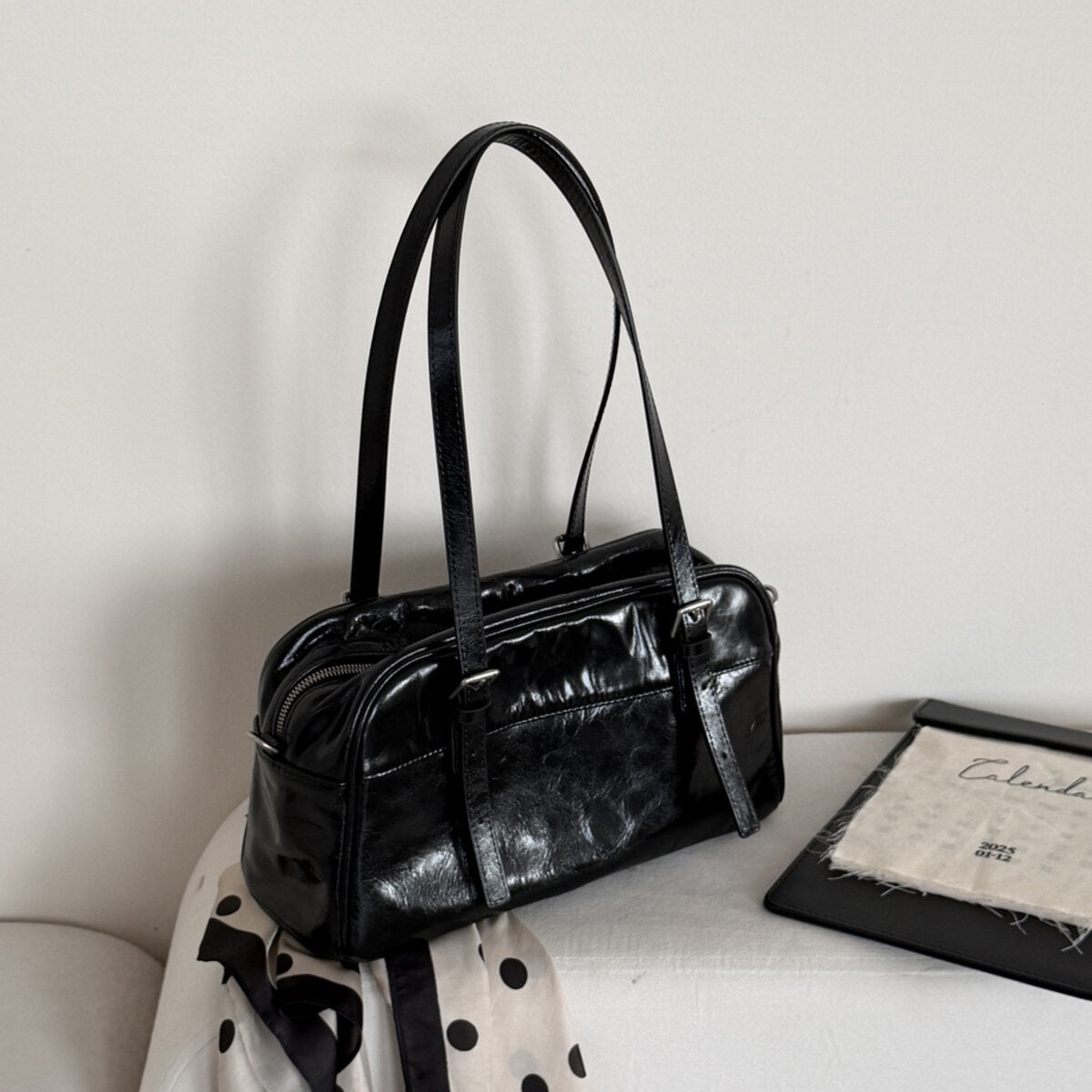 Oil-Wax Leather Boston Bowling Shoulder Bag - Black