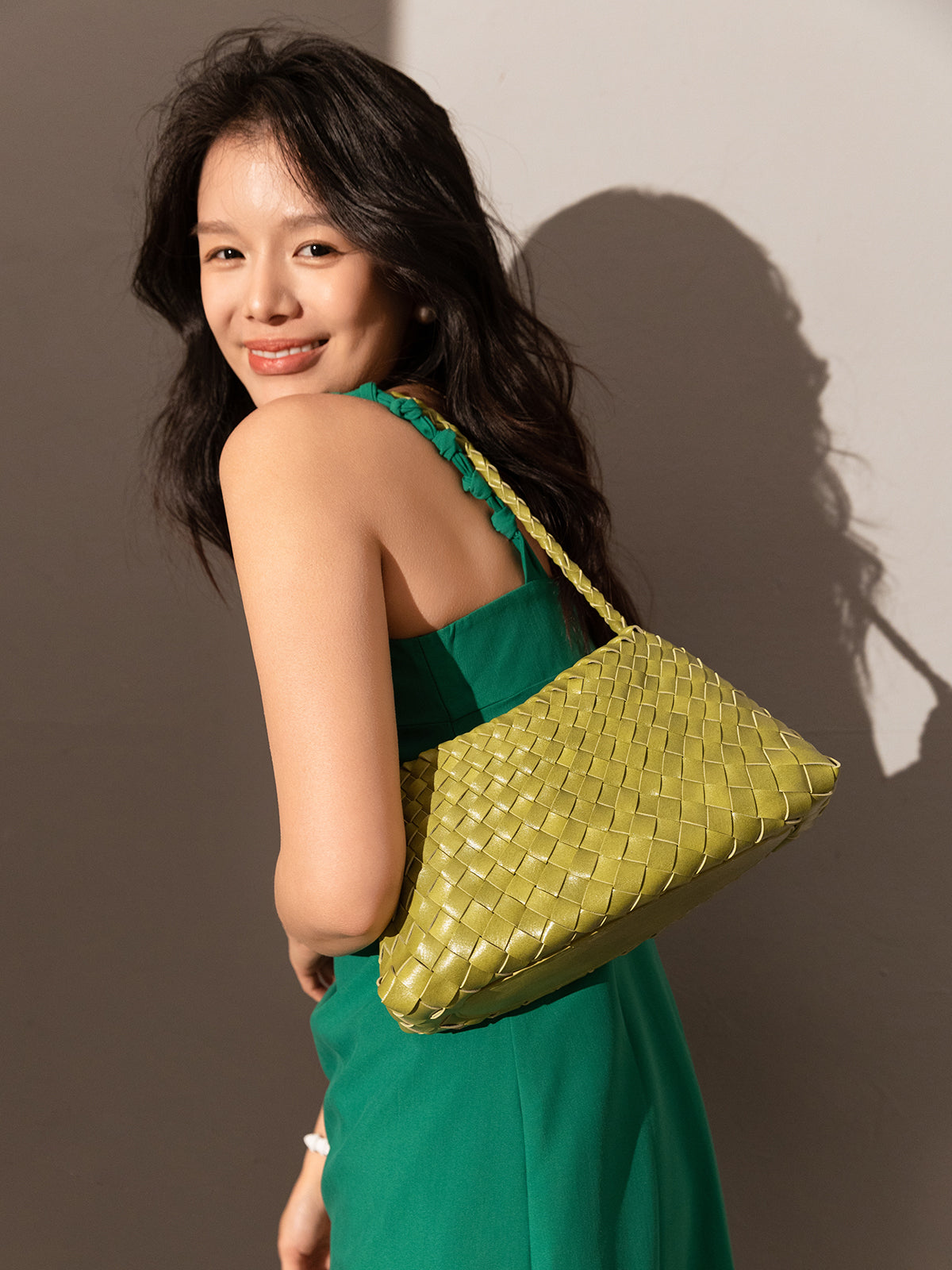 Mini Woven Trapezoid Drawstring Shoulder Bag - Avocado