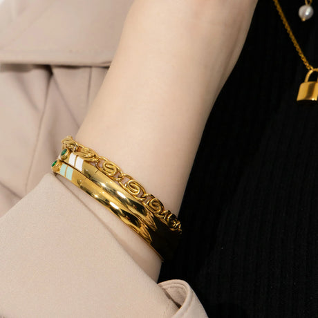Bullion Gold Bianca Fancy Clip Link Chain Gold Bracelet