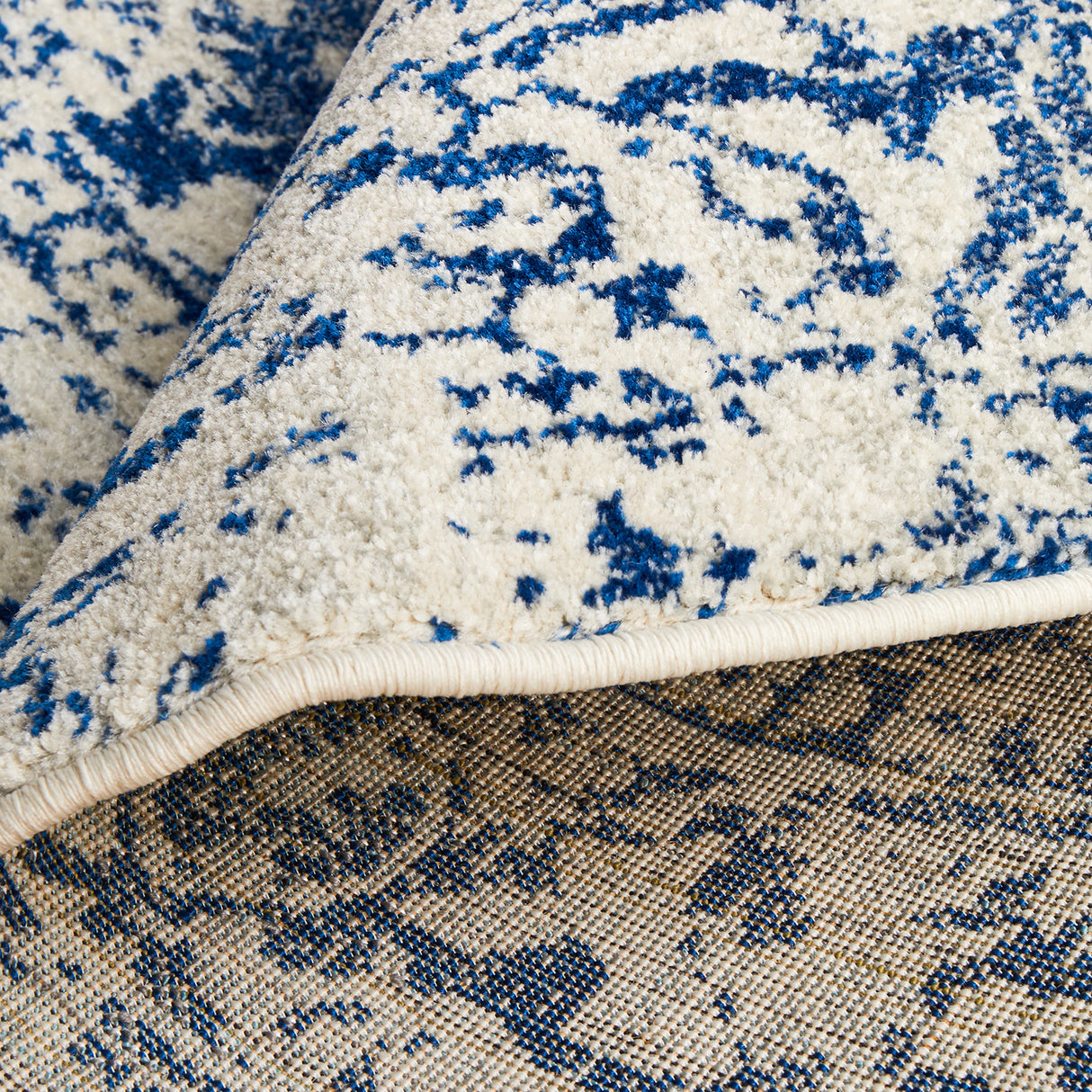Evoke 253 White Navy Round Rug