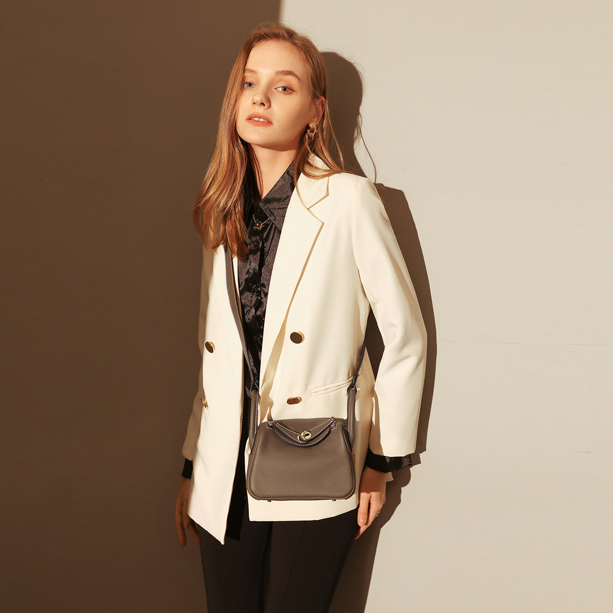 Classic Monte Convertible Leather Shoulder Bag - Taupe